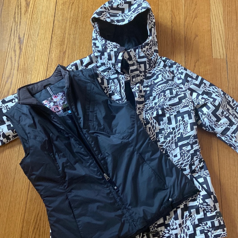 *****++SOLD+++*******BURTON womens jacket and vest